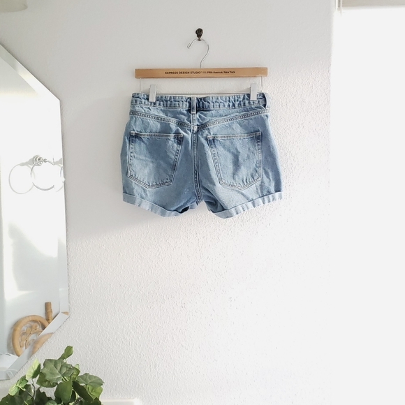 H&M Regular Waist Shorts Light Wash Size 6 - Picture 3 of 10